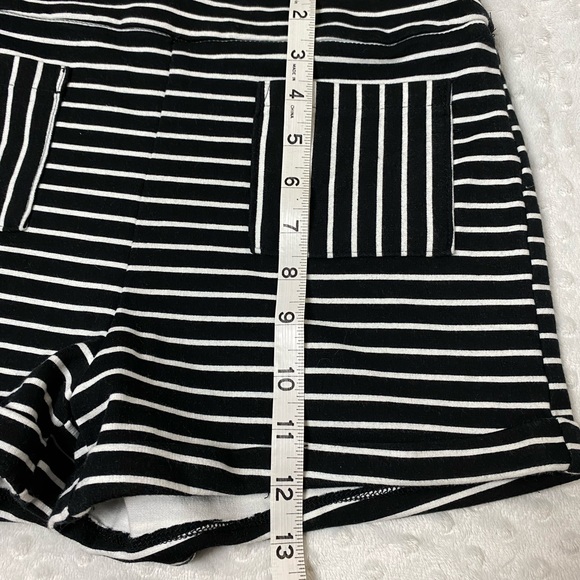 Hollister Shorts (size Small) - Picture 6 of 6